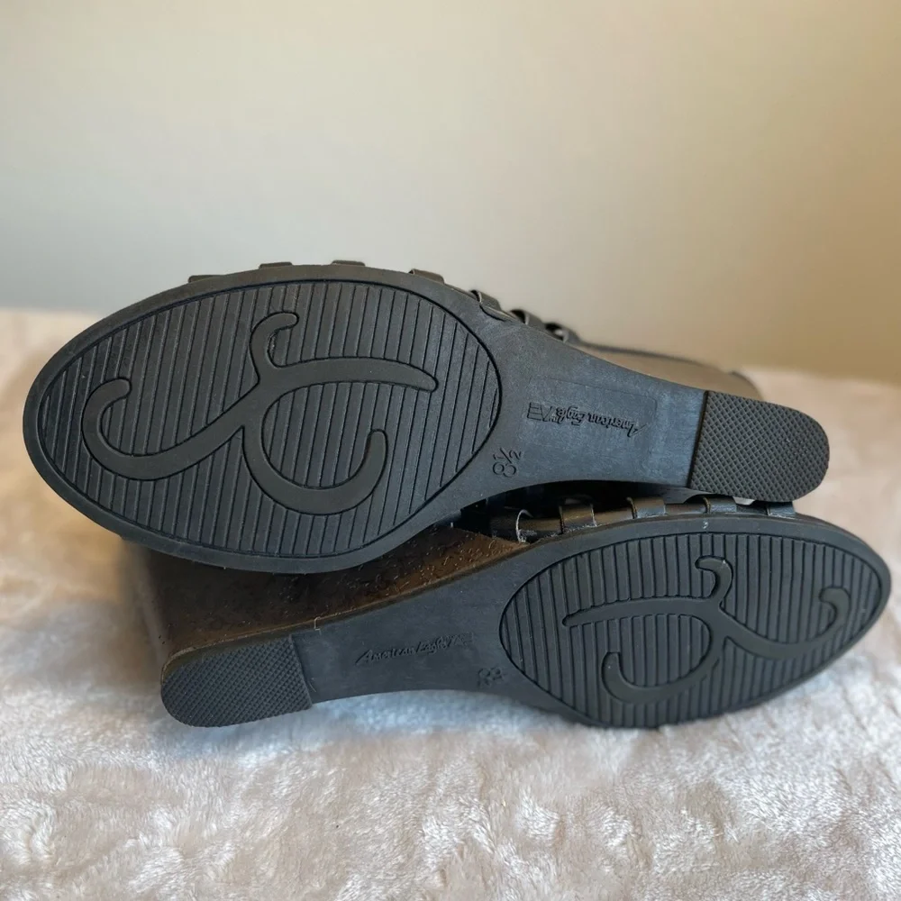 American Eagle Outfitters Black Woven Peep-Toe Wedge‎ Sandals Size 8.5 NWOT